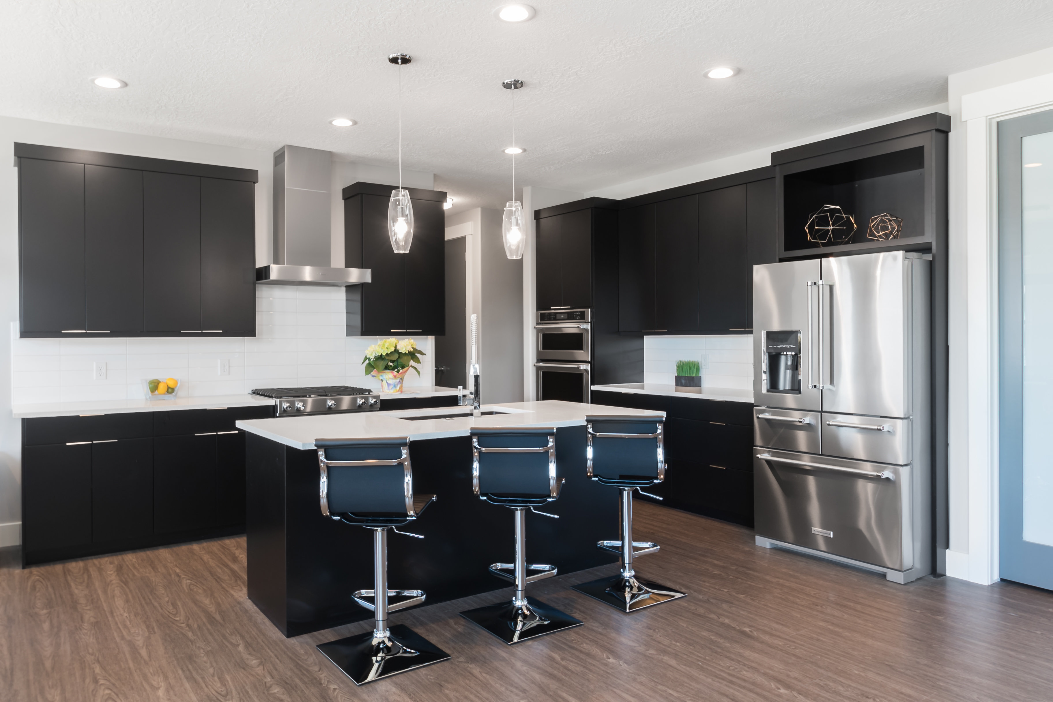 Contemporary Kitchen Remodel by Fashion Cabinet Mfg Inc project photo